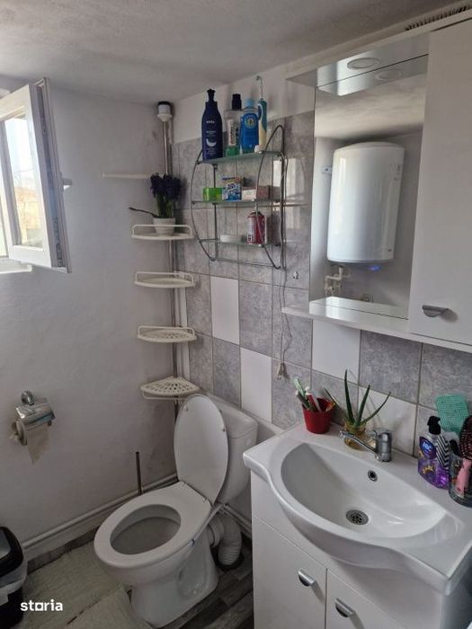 Casa de vanzare, 47.70 mp utili, Gavanesti -Olt