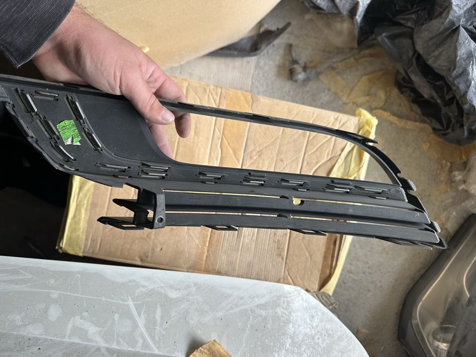 VW Cc 13-17г лява лайсна около халогена