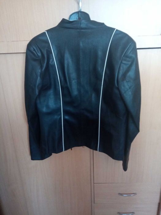 Vând haine piele bărbați și cojoc barbatesc