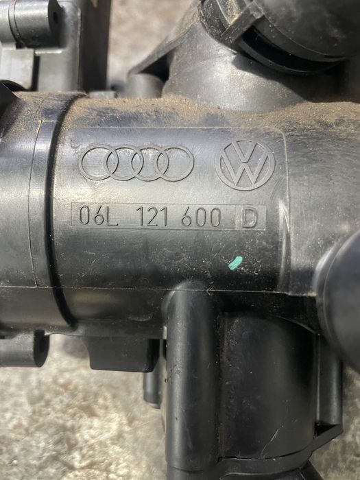 Насос VAG 06L121600D
