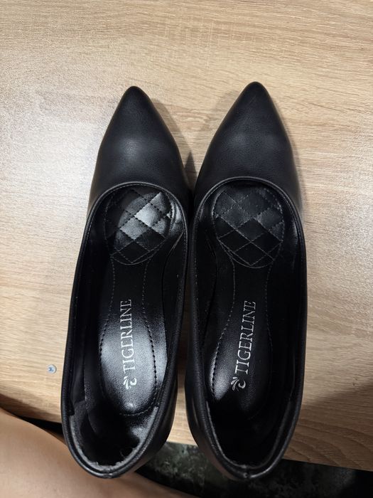 Черни токчета 37ми номер