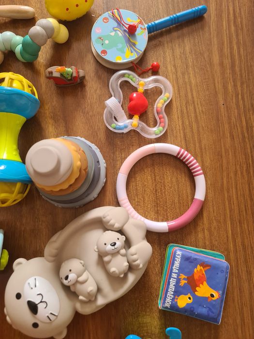 Игрушки до 1,5 г.  все вместе за 4500