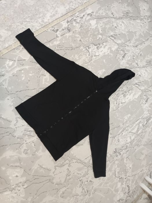 Черная кофта на зипке