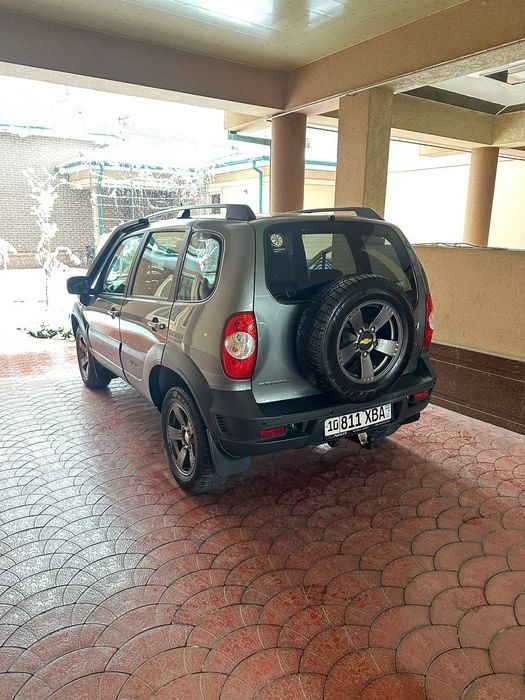 Niva Chevrolet Sotiladi yoki Vikupga beriladi