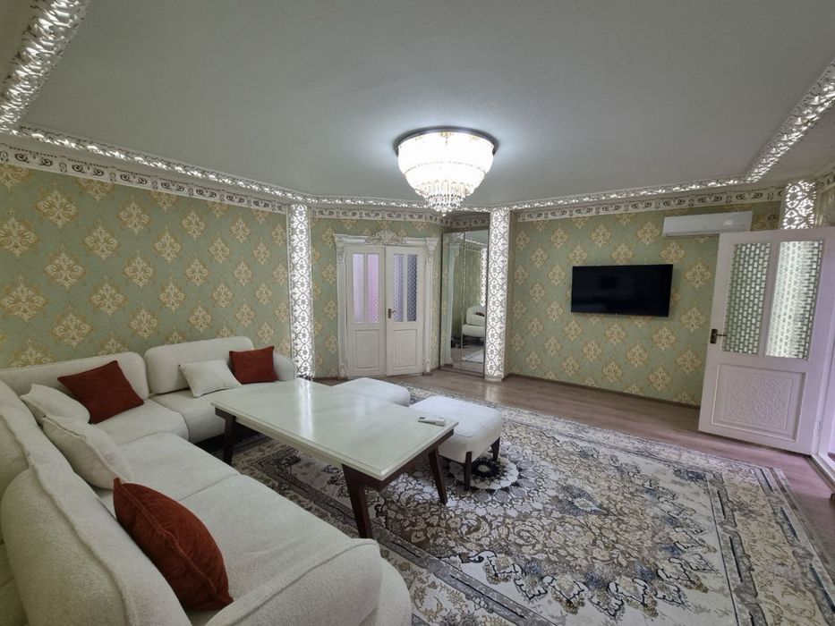 Продается 2 ком. Квартира площадью 75 кв.м. По ул. Буюк Ипак Йули