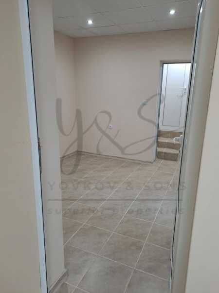 Дава се под наем Магазин в Пловдив, Каменица 2 - 55 кв.м за 357 € - Снимка #2