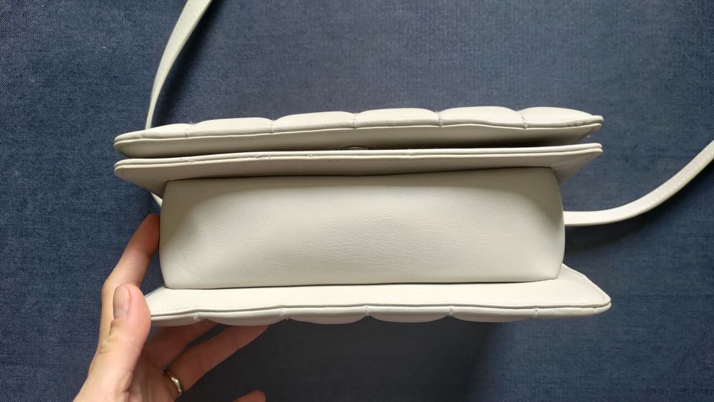 Geanta H&M bej, noua