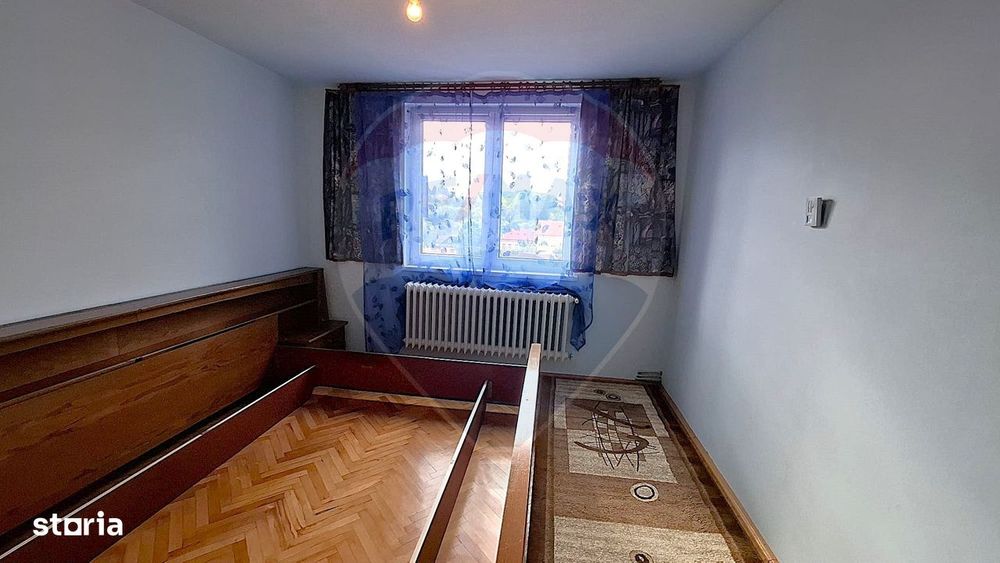 Apartament cu 2 camere de vânzare în zona Central Reghin