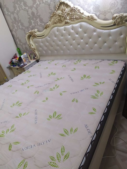 Кровать двухспальная