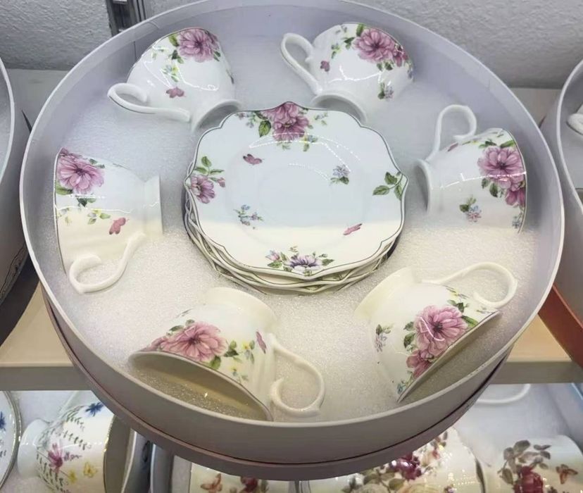 Сервис набор чашки , тарелки, подарочная коробка