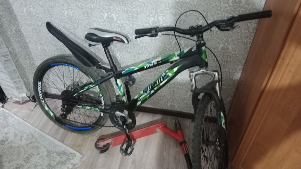 Продам скутер, велик, самокат