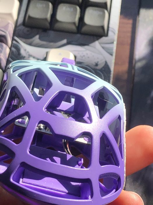 Продавам гейминг мишка WLMOUSE Beast X Mini – Violet