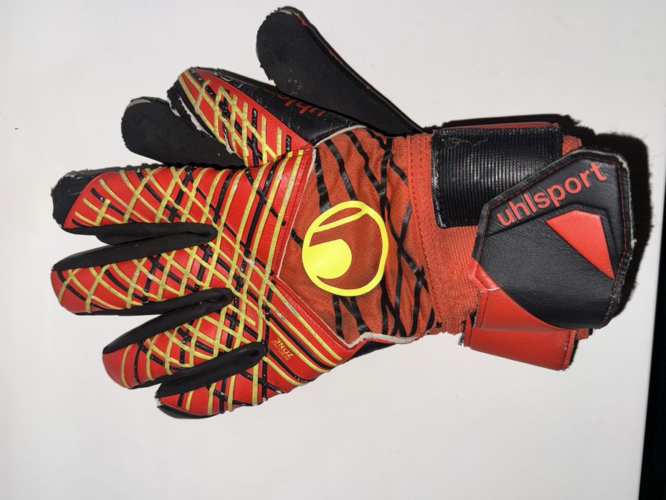 Перчатки Анарбекова вратаря