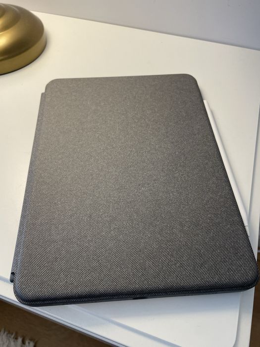 Ipad air 4, logitech combo touch + apple pencil 2