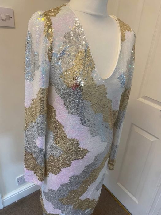 YAS нова размер М /блестяща красота