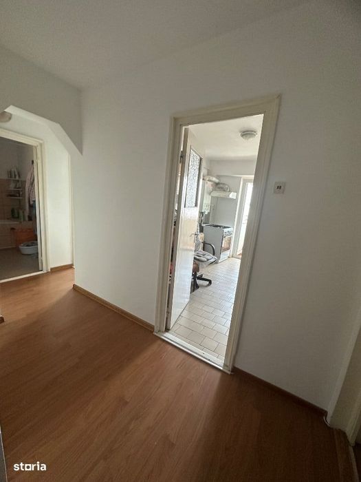 De vânzare apartament 2 camere decomandat zona OBOR