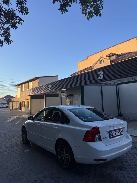 Vind VOLVO S 40  GPL