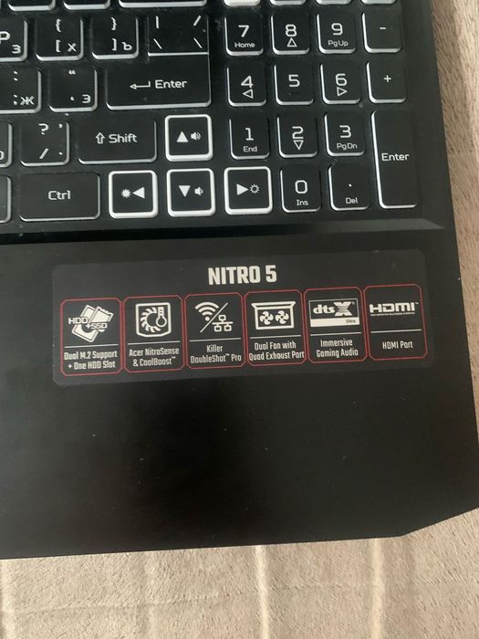 Ноутбук игровой.