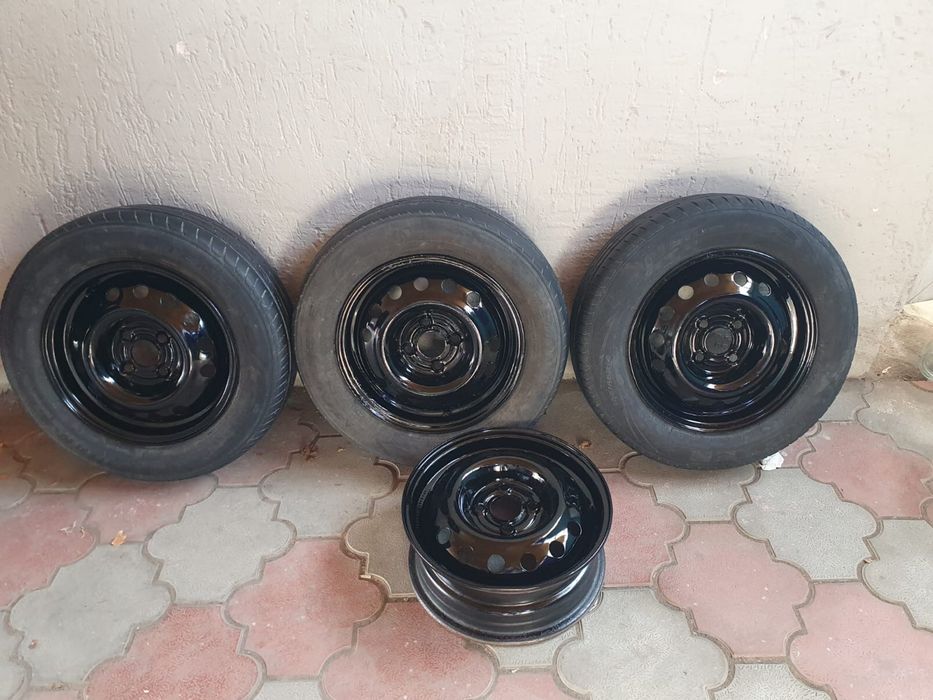 Продам шины с диском