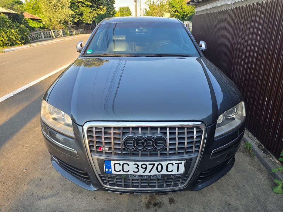 Audi S8 5.2  V10