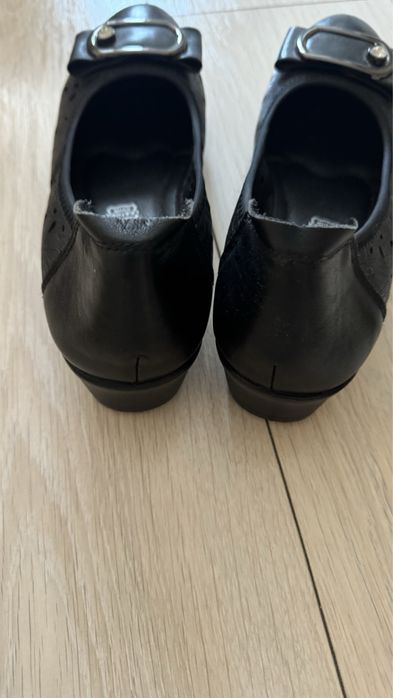 Продам женскую обувь