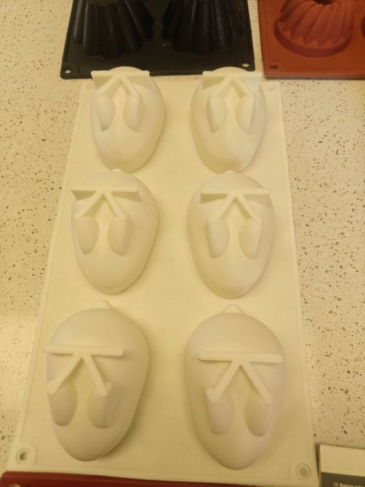 Силиконови форми за печене, бонбони или свещи