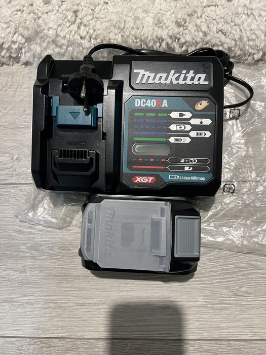 Makita baterie 40V 4.0Ah plus incarcator NOU
