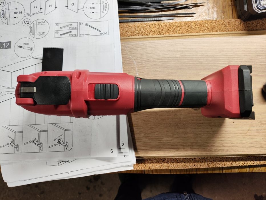 Raider Pro 20V акумулаторен мултиинструмент