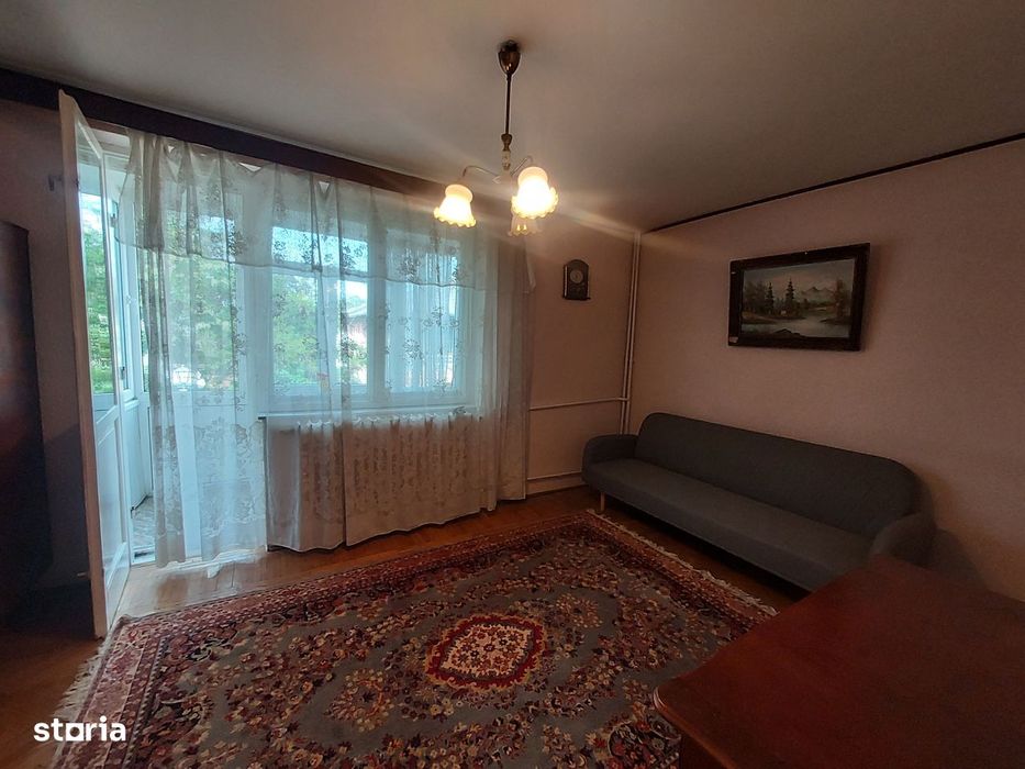 Centru - apartament cu 2 camere, etaj 2, boxa