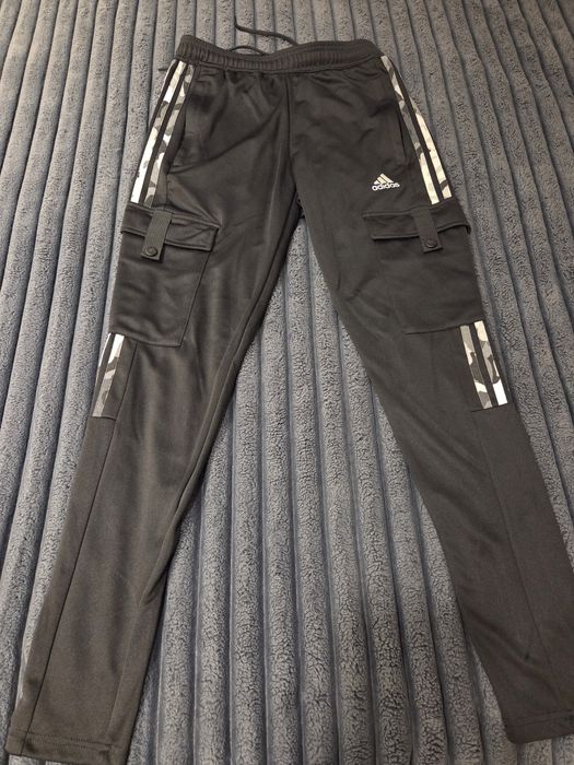 Оригинално долнище Adidas