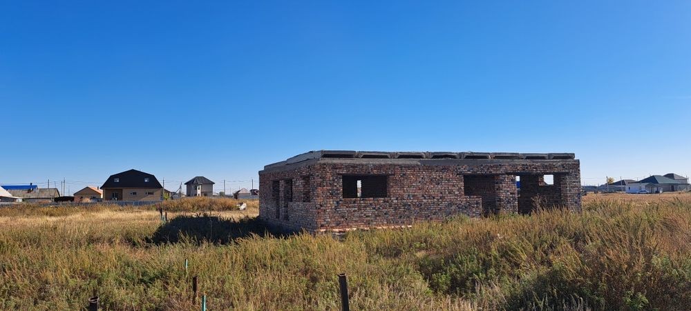 Продам недостроенный дом в Бозайгыре 25 соток участок