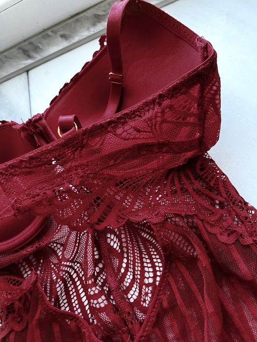 Луксозно бордо дантелено бельо
