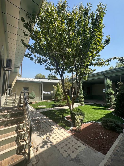 Uchastka 10 sotix 9 ta xona 3 ta sanuzel to’liq yer to’la