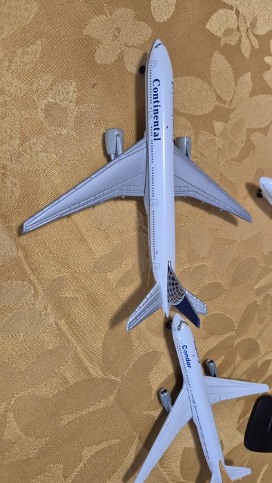 Machete avioane de  colectie metal Italia