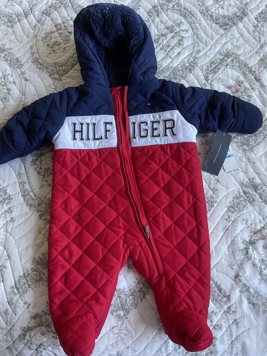 Продавам екскимос за зима наTommy Hilfiger