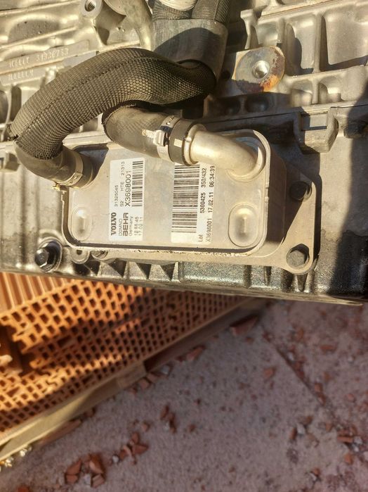 Двигател на части за Volvo 2.0diesel D3 D5204T.Щора и дясен стоп за B6