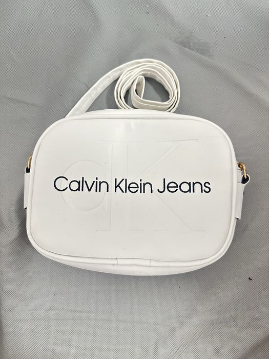 geanta calvin klein alba