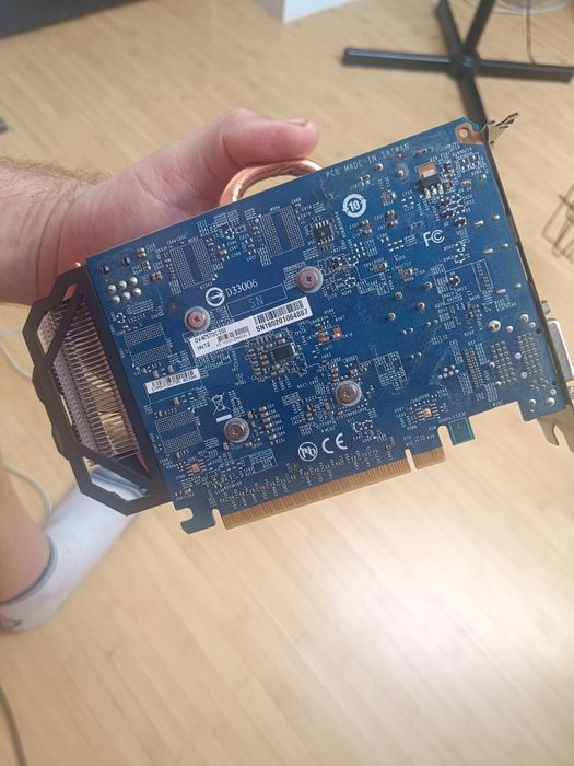 Vând placă video Gigabyte GeForce GTX 750 Ti WindForce 2X OC,