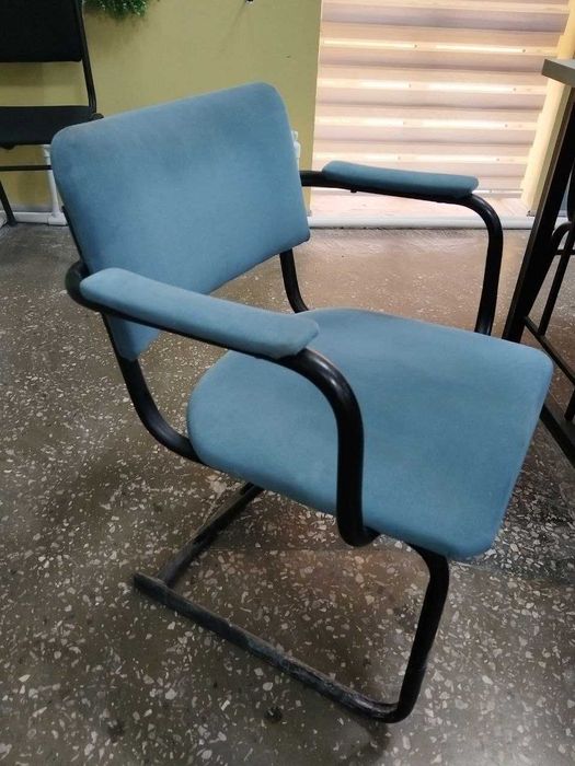 Silver stullar  va maxsus stullar sotiladi