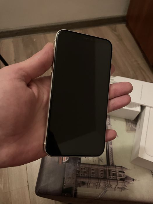 Vand iphone 11 liber de retea