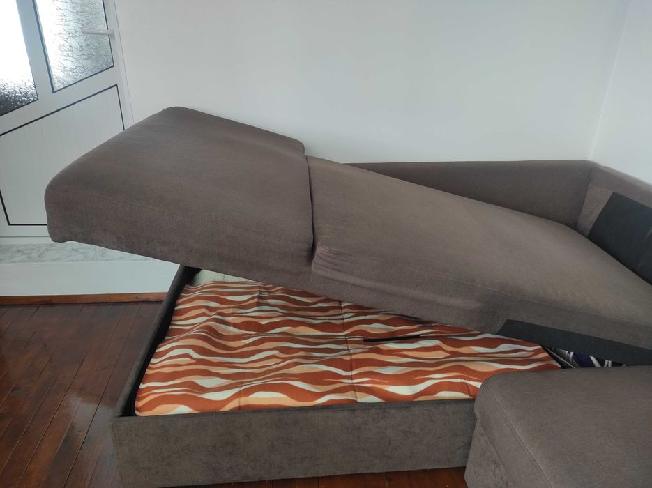 Продавам диван  спалня
