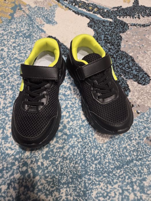 Новые кроссовки 30,31 размеров