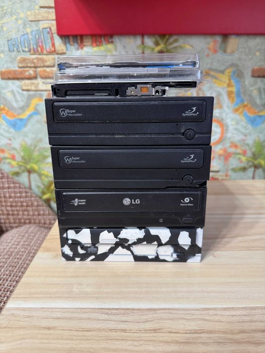 Пишущие DVD дисководы (SATA + IDE) (Цена за все сразу)