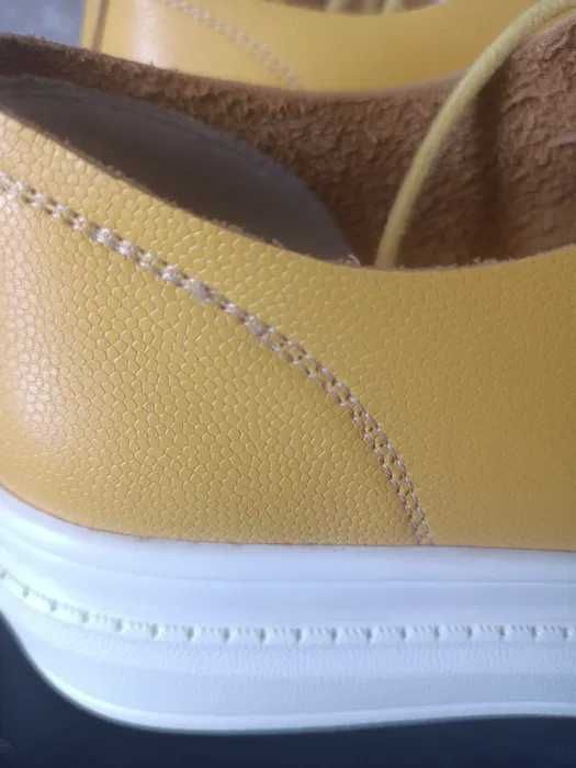 Продам кроссовки