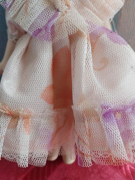 Păpușă din porțelan de colecție.