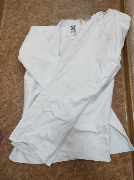 Продаеться кимоно для дзюдо