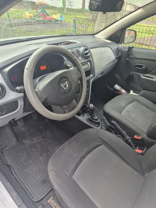 Vând Dacia Logan 2