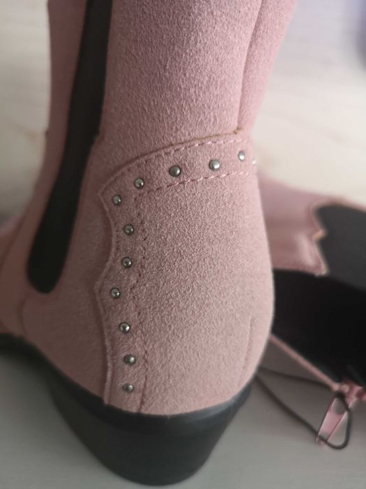 Ghete / ciocate NOI,  cu eticheta, cu toc jos, marimea 35, roz pudra