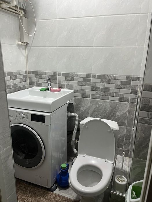 Qizlarga va ayollarga kvartira bor