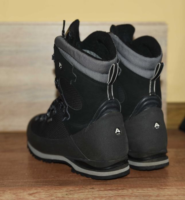 Alpha Gore Tex Vibram оригинални туристически обувки, размер 43